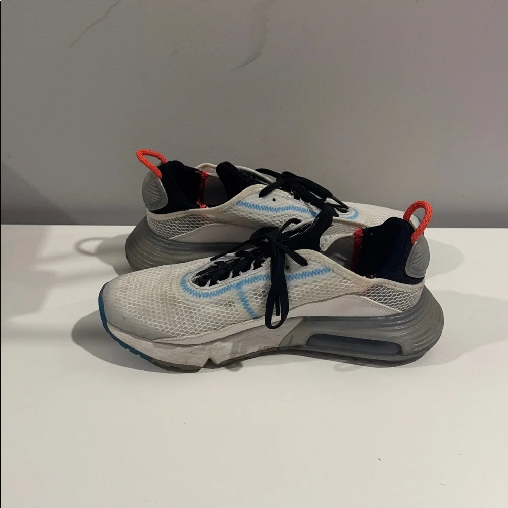 Nike Air Max 2090 White Blue Black Sneakers Youth 5.5Y EU 38 Women’s 7.5-8 - Picture 6 of 9